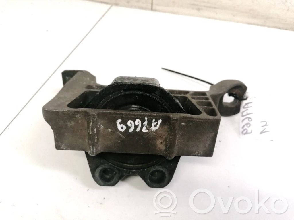 Engine mount bracket   307396,307396H,307396,307396H,326B40