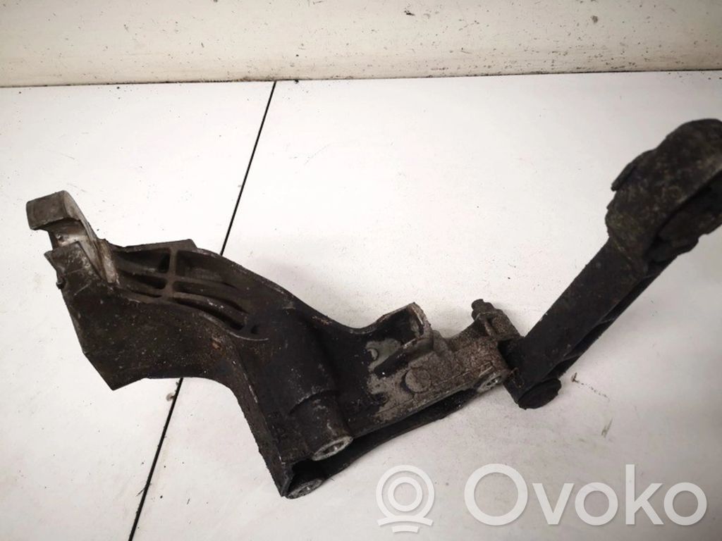 Saab 9-5 Engine mounting bracket 