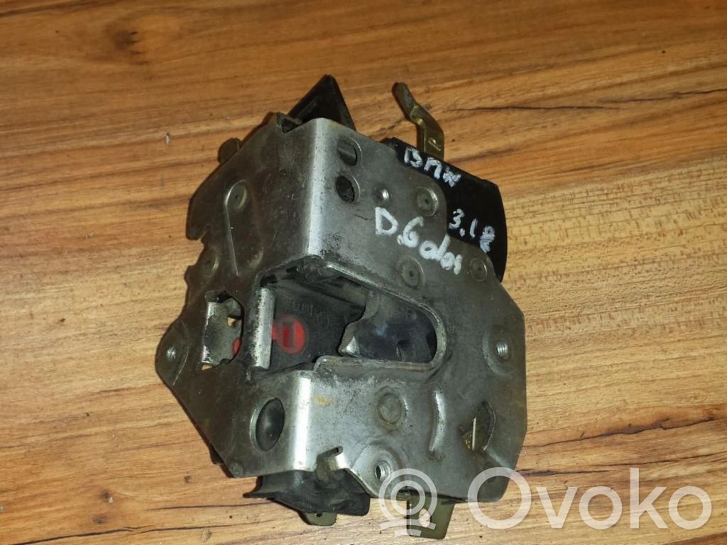 BMW 3 E36 Zamek drzwi tylnych 
