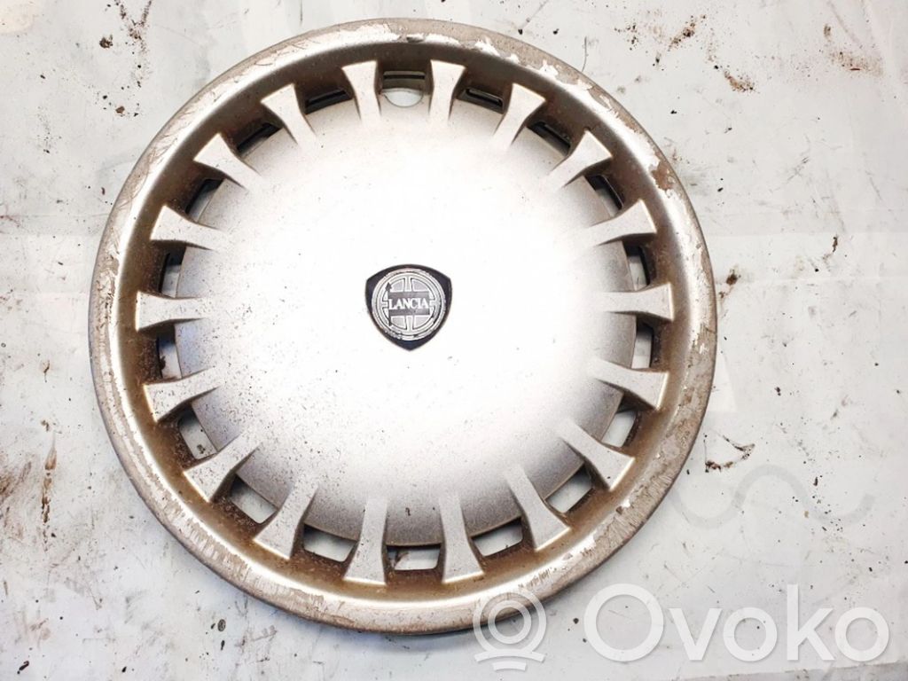 Lancia Dedra R15 wheel hub/cap/trim 