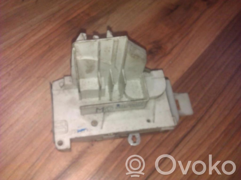 Ford Focus Serratura portiera anteriore 