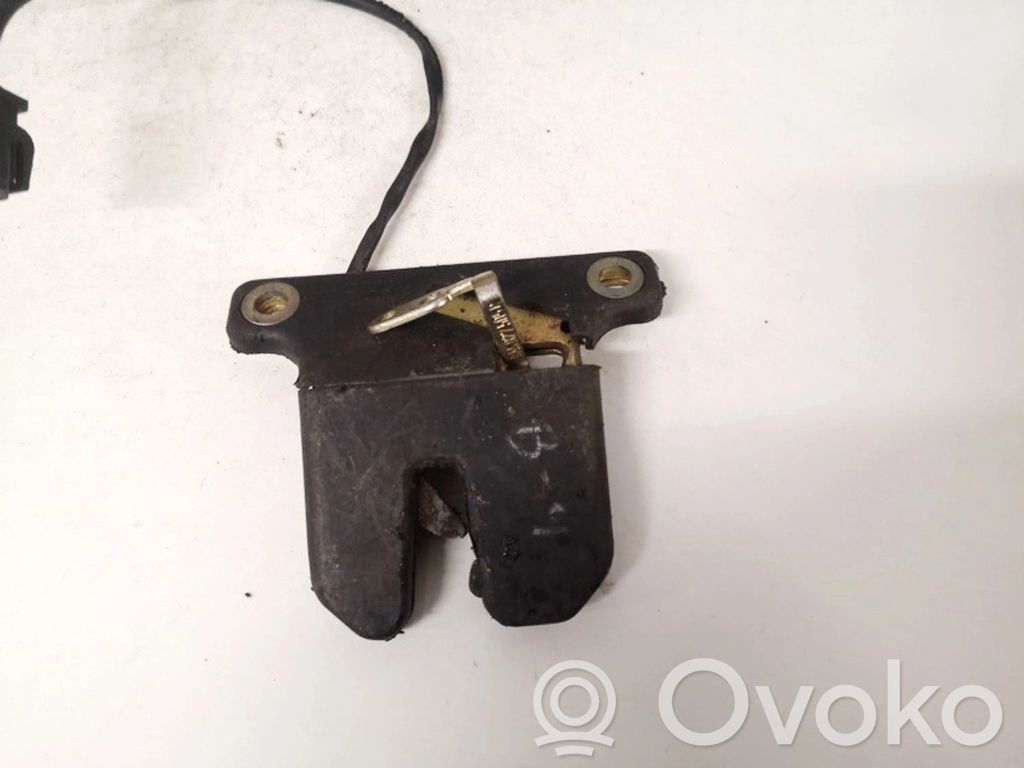 Audi 80 90 S2 B4 Blocco/chiusura/serratura del portellone posteriore/bagagliaio