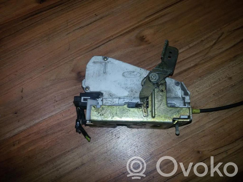 Ford Escort Încuietoare ușă spate 