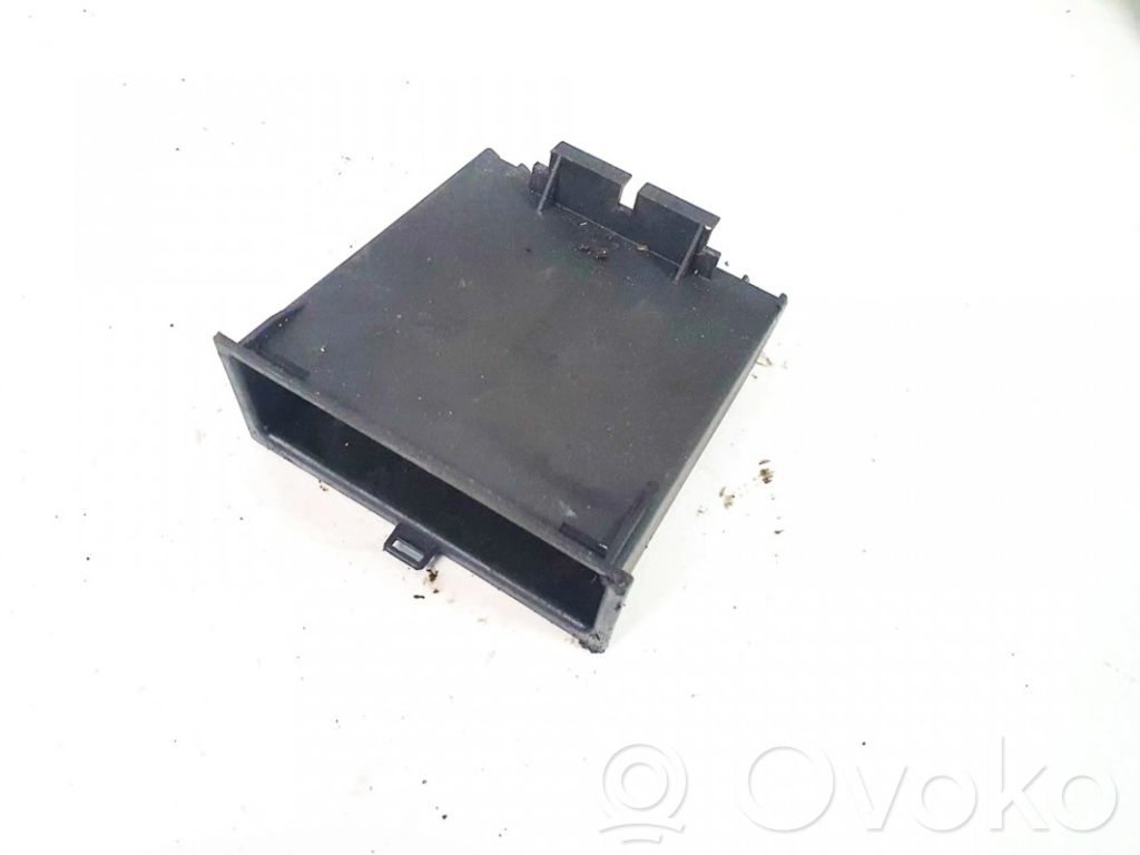 Audi A4 S4 B5 8D Aschenbecher 
