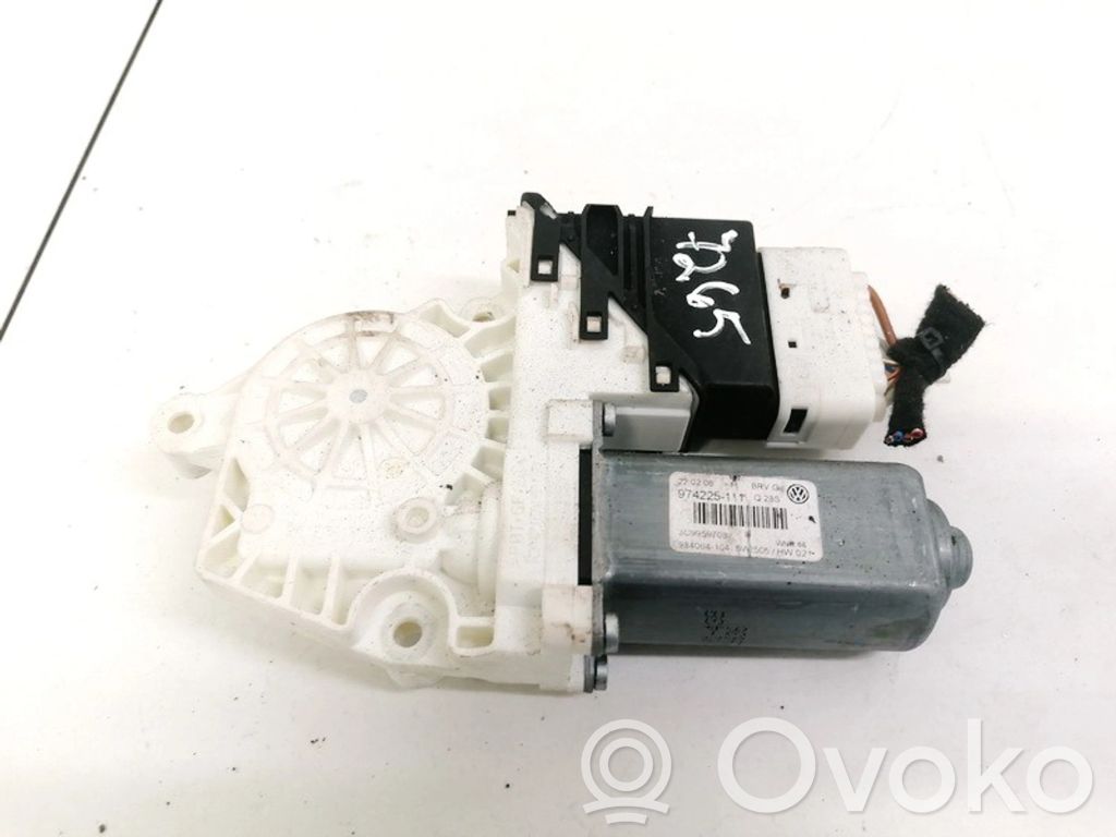 Volkswagen PASSAT B6 Motor macara geam ușă spate 