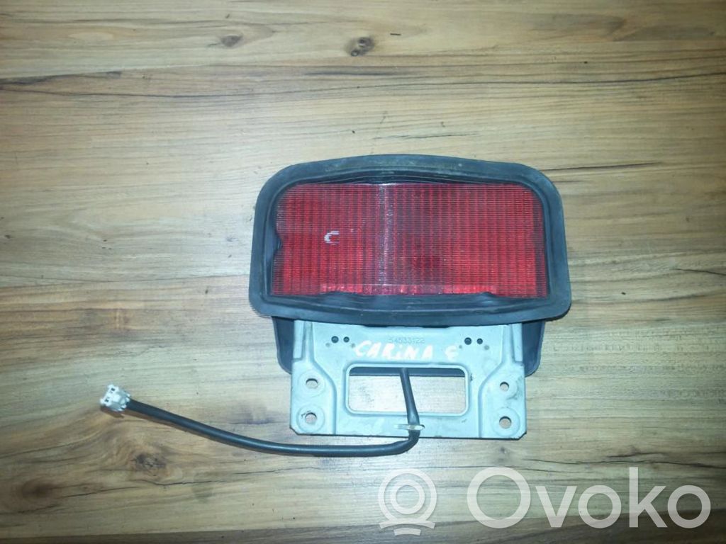 Toyota Carina T210 Trzecie światło stop