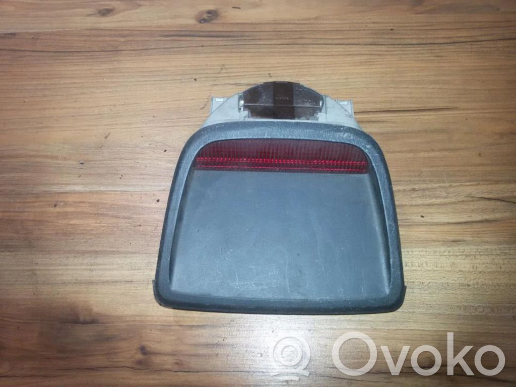 Nissan Primera Third/center stoplight 