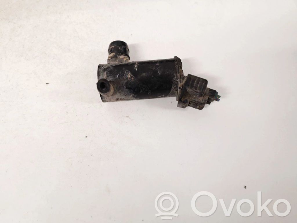 Toyota Avensis Verso Pompa spryskiwacza szyby przedniej / czołowej 