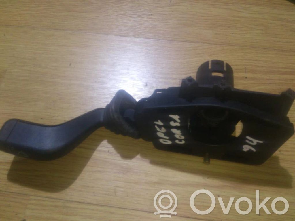 Opel Corsa B Pyyhkijän vipu 