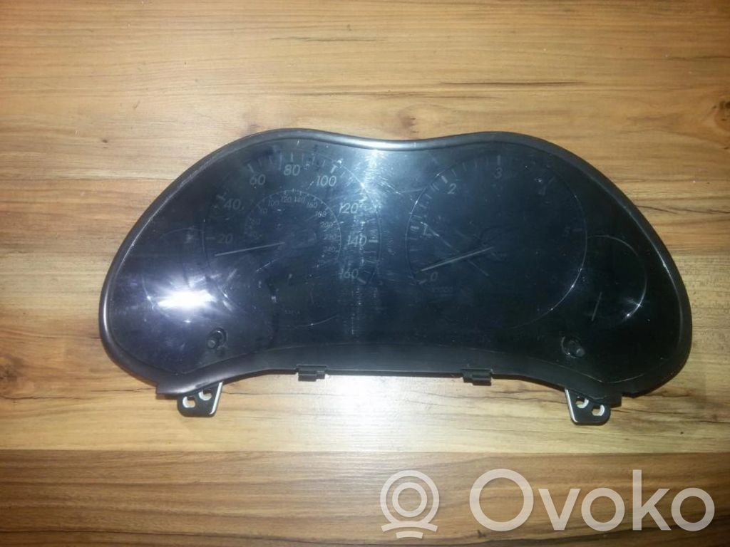 Toyota Avensis T250 Compteur de vitesse tableau de bord