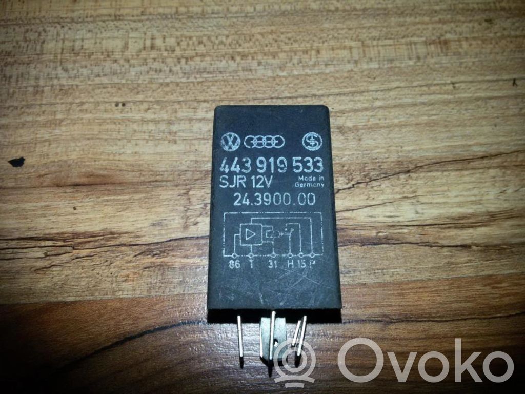 Audi A4 S4 B5 8D Inne przekaźniki 