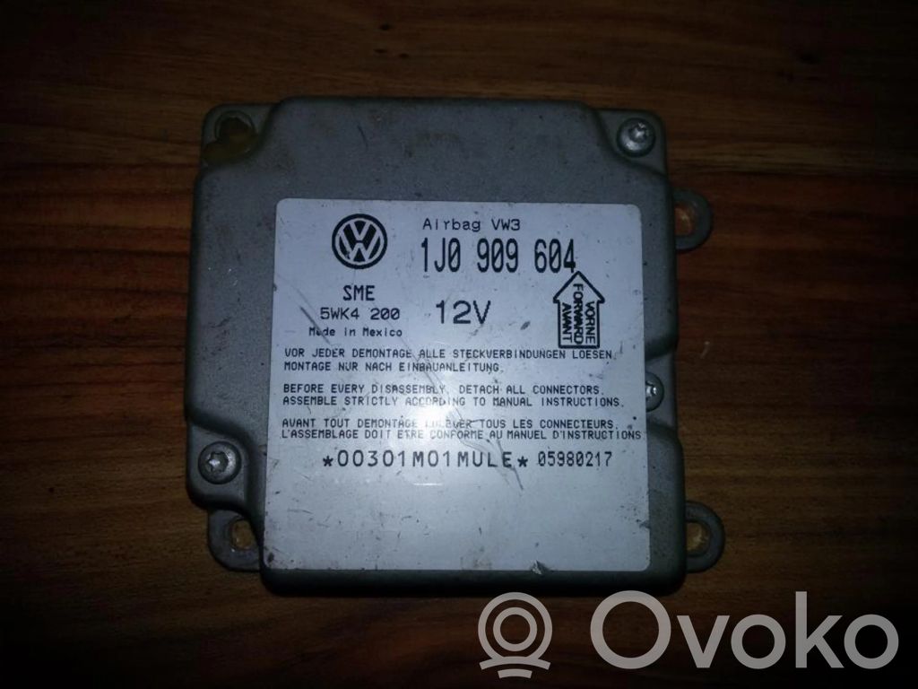 Volkswagen PASSAT B5 Unitate/modul de comandă airbaguri 