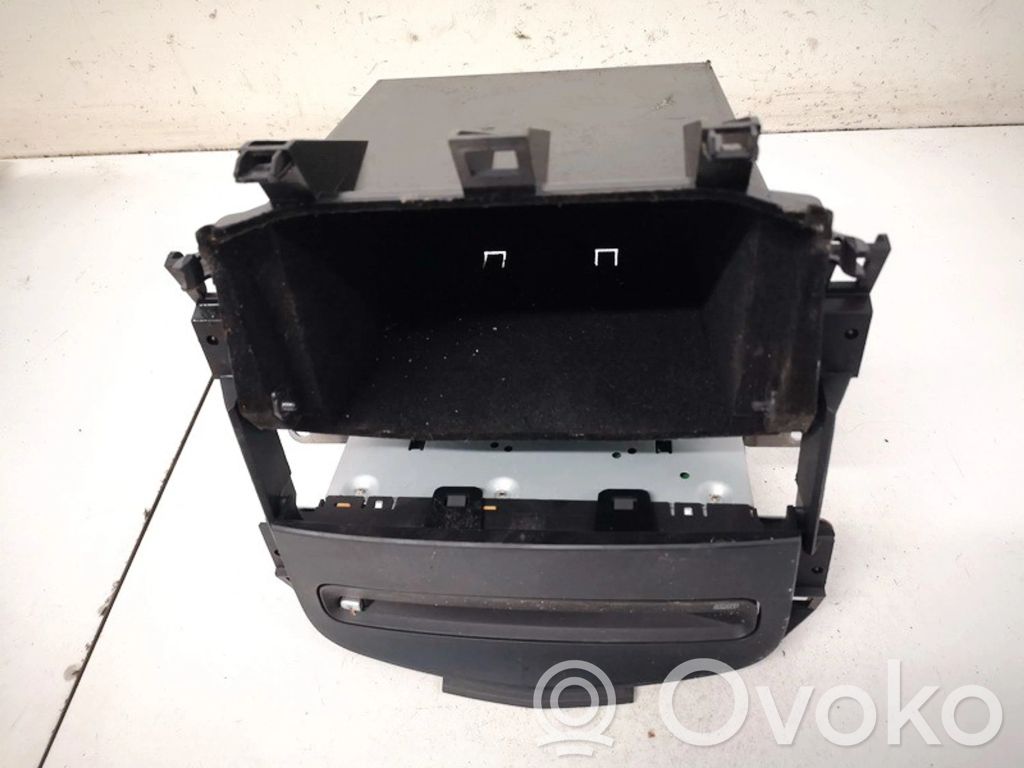 Toyota Avensis T250 Navigation unit CD/DVD player 