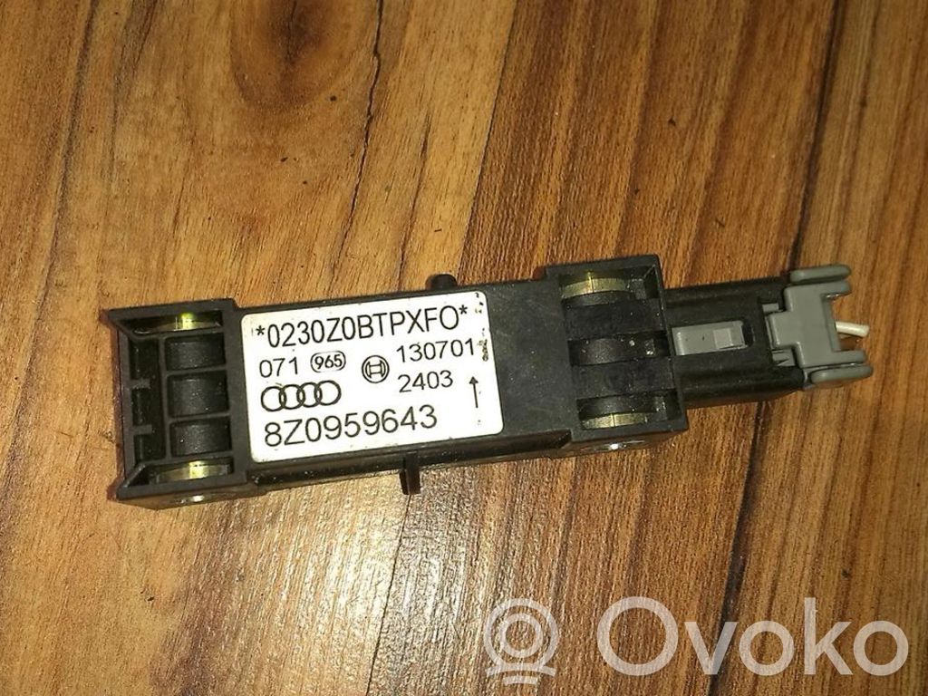 Airbagsensor Crashsensor Drucksensor   8Z0959643,8Z0959643