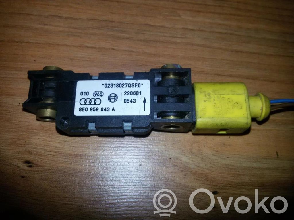 Audi A4 S4 B6 8E 8H Senzor impact/declanșare airbag 