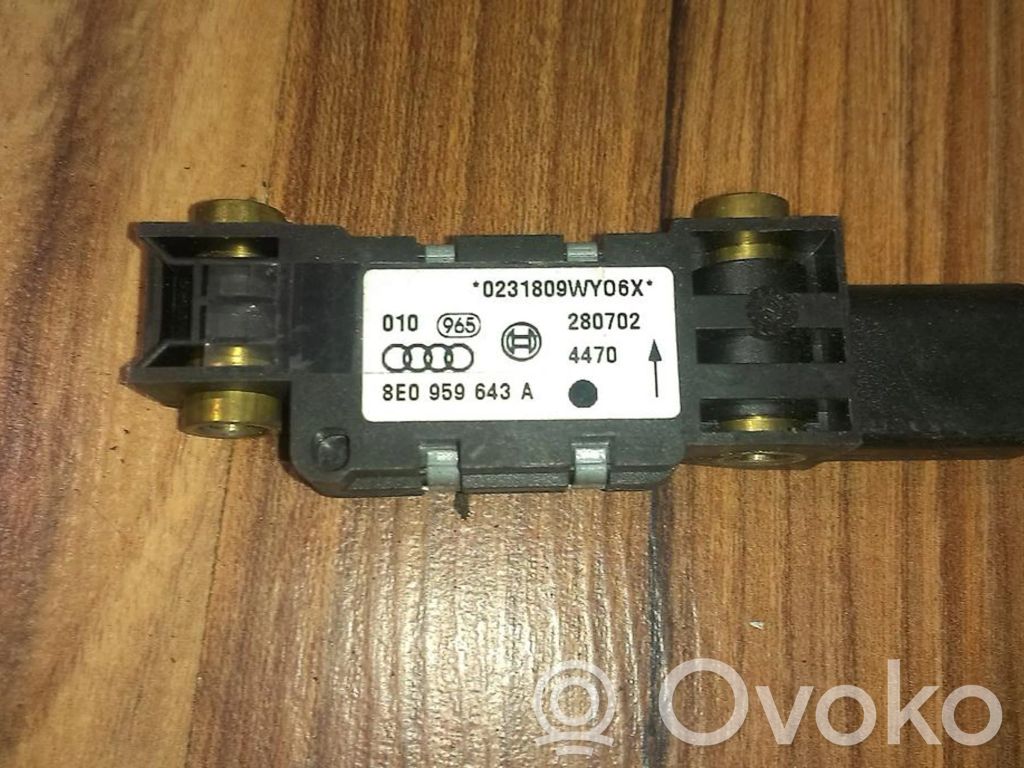 Audi A4 S4 B6 8E 8H Senzor impact/declanșare airbag 