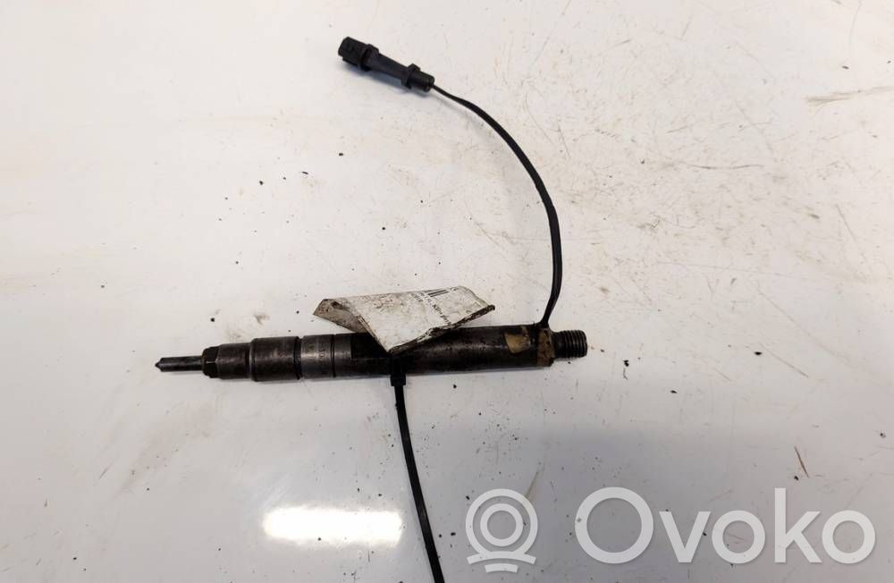 Volkswagen PASSAT B5 Injector combustibil 