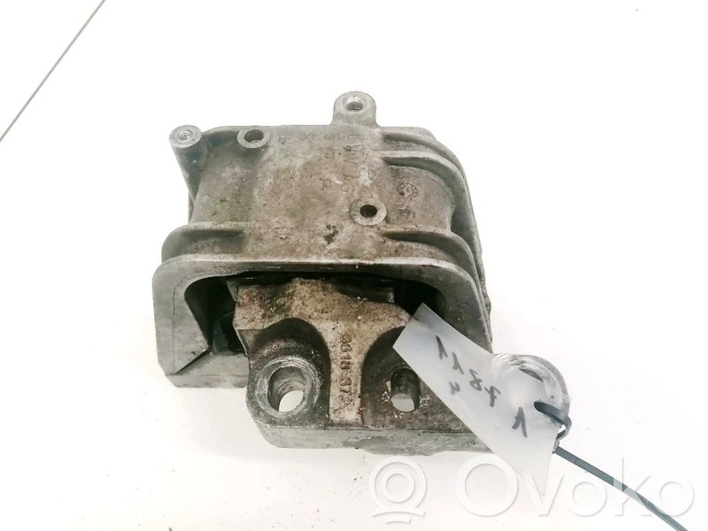 Volkswagen PASSAT B6 Supporto di montaggio del motore 