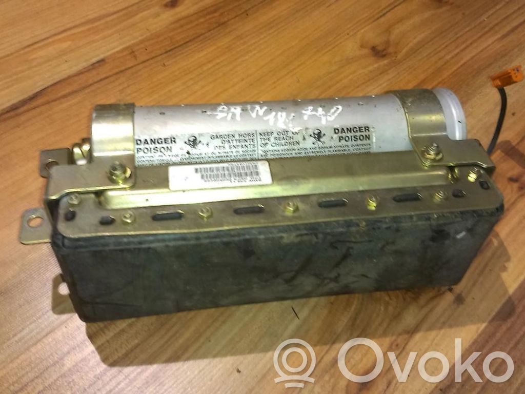 BMW 7 E38 Airbag de passager