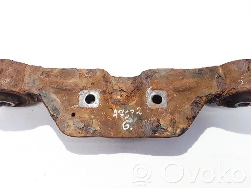 Subaru Legacy Engine mount bracket 