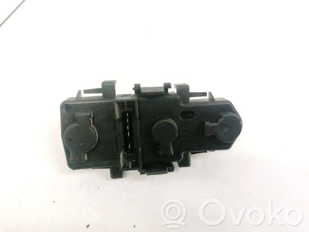 Audi A6 S6 C5 4B Portalampada fanale posteriore 