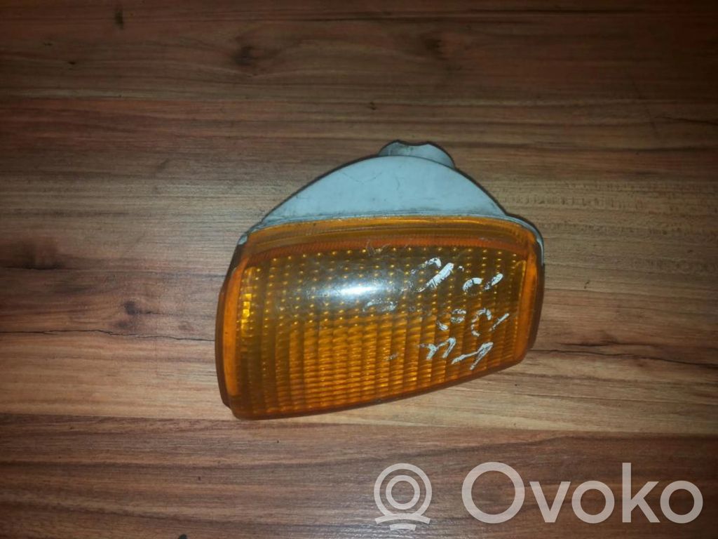 Volkswagen Polo II 86C 2F Frontblinker 
