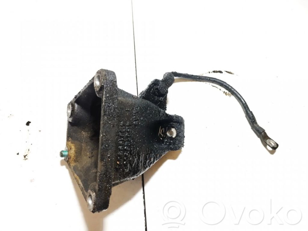 Audi A6 S6 C5 4B Engine mounting bracket 