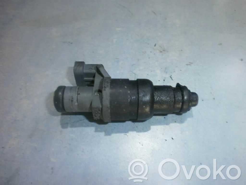 Opel Astra G Wtryskiwacz paliwa 