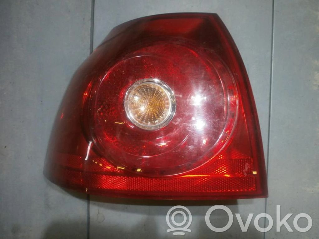 Volkswagen Golf V Luci posteriori 