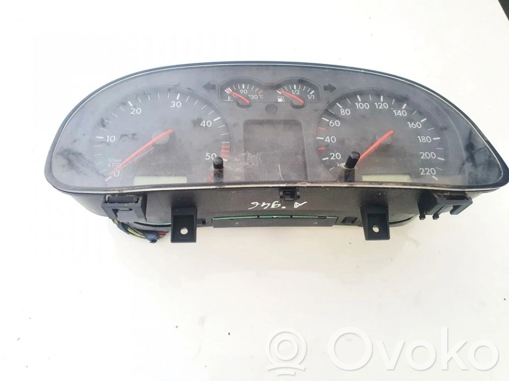 Volkswagen Bora Tachimetro (quadro strumenti) 