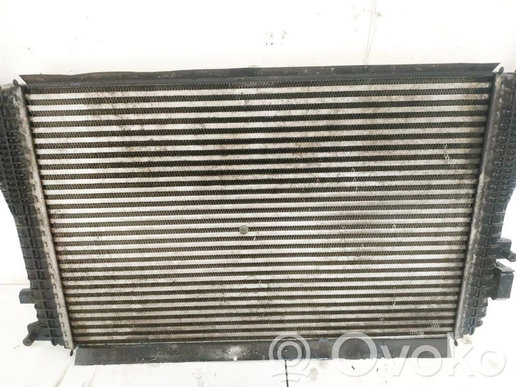 Volkswagen PASSAT B6 Radiatore intercooler 