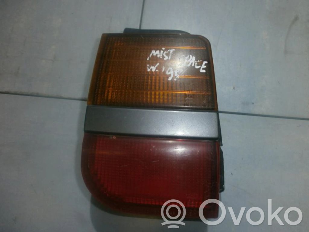 Mitsubishi Space Wagon Luci posteriori 