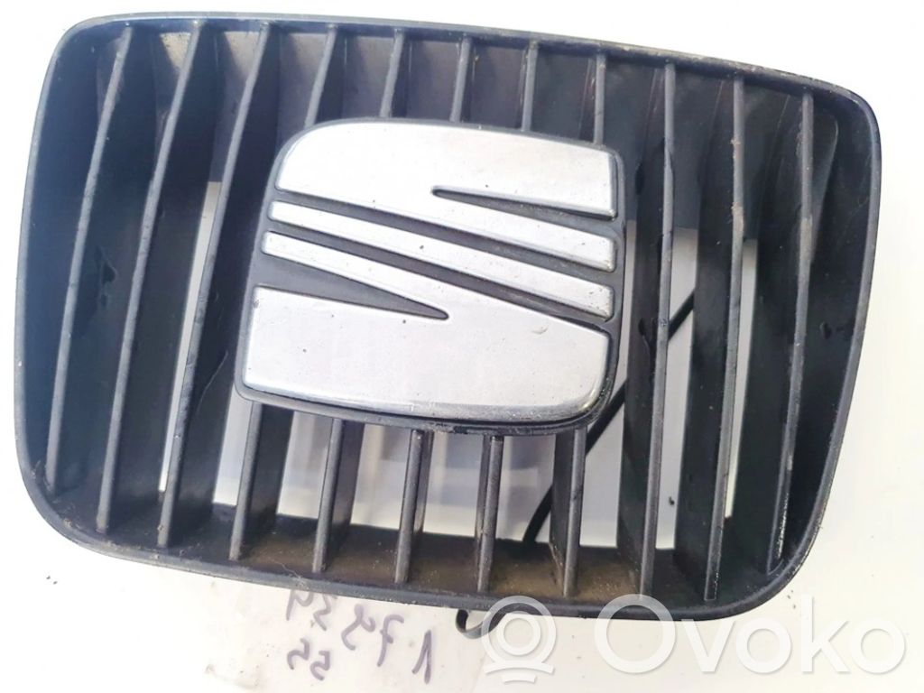 Seat Cordoba (6K) Grilă față 