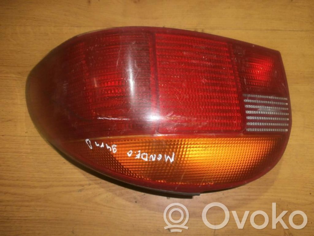 Ford Mondeo MK I Luci posteriori 