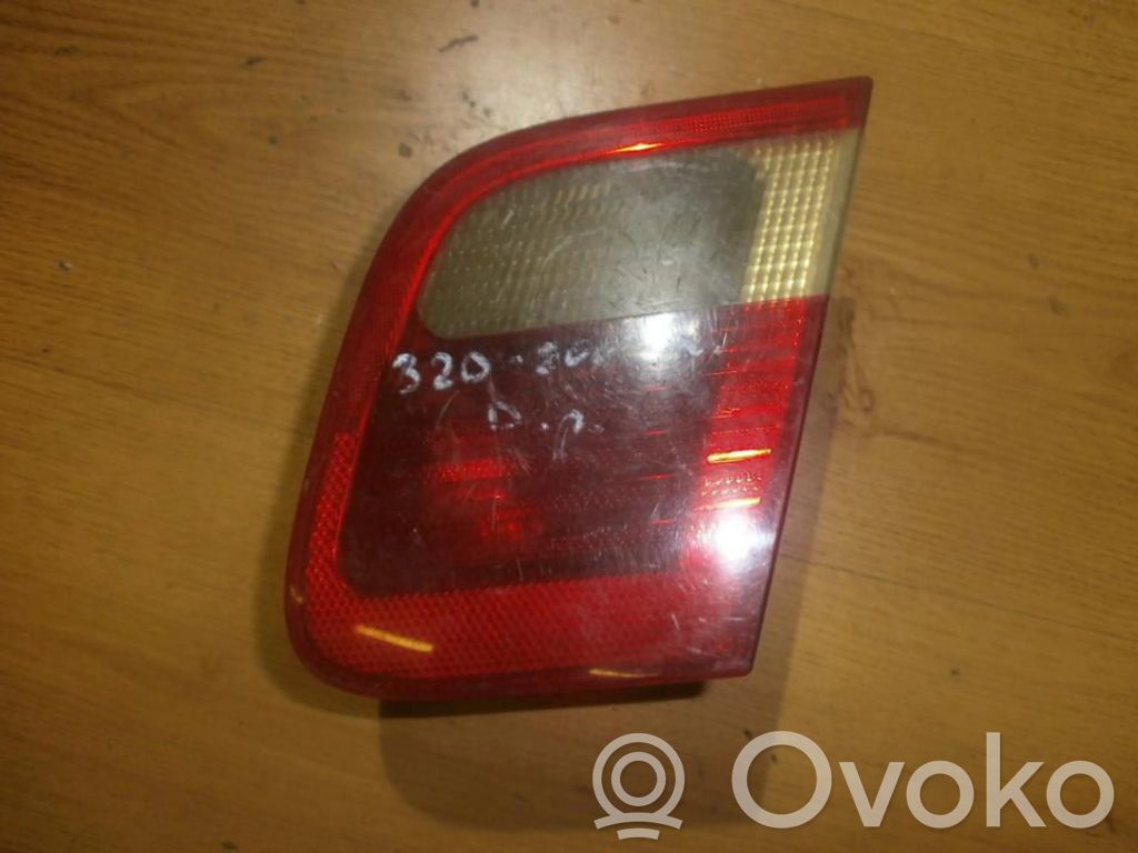 BMW 3 E46 Lampă spate în capacul portbagajului 