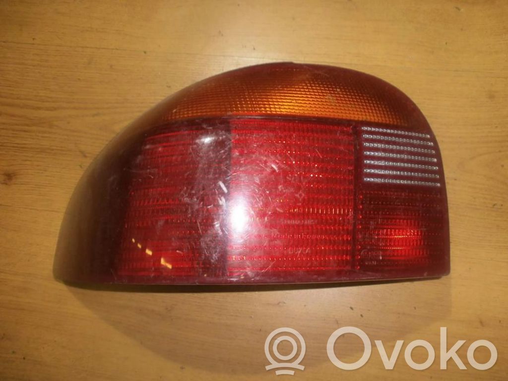 Ford Mondeo MK I Lampă spate în caroserie 