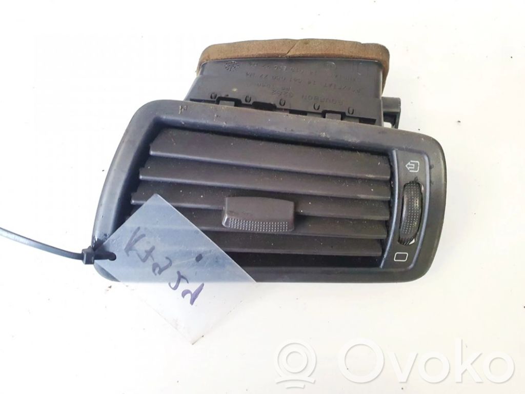 Peugeot 807 Griglia di ventilazione centrale cruscotto 