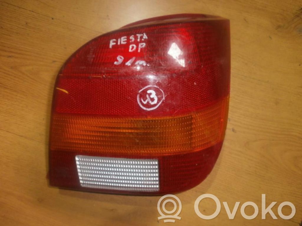 Ford Fiesta Lampă spate în caroserie 