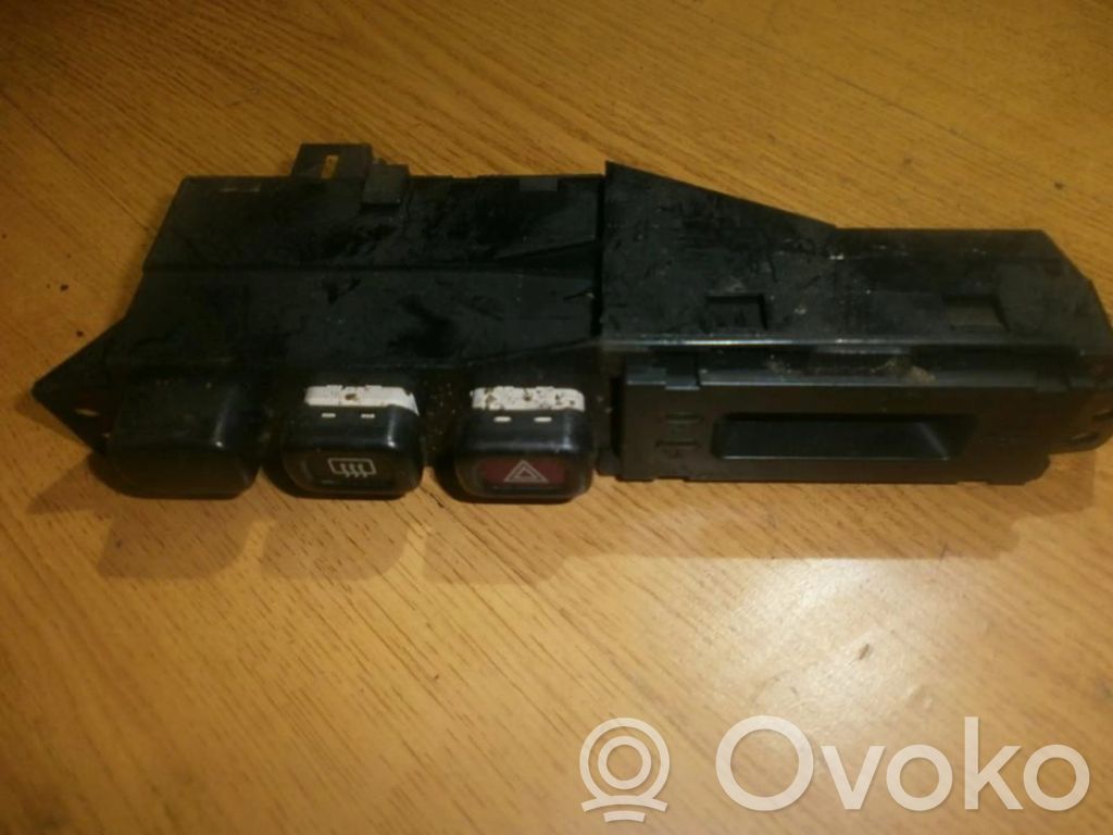 Mazda 323 F Monitor / wyświetlacz / ekran 