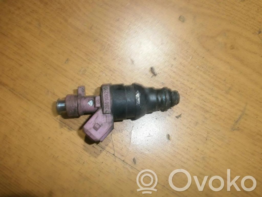 Peugeot 406 Inyector de combustible 