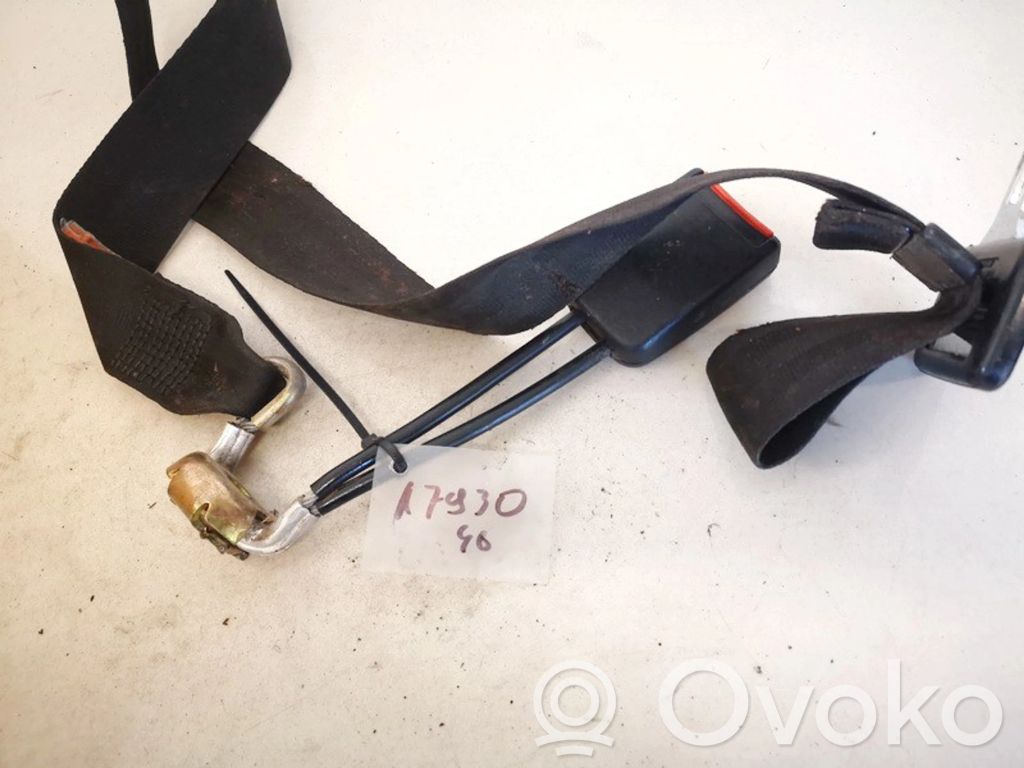 Volkswagen PASSAT B4 Vidējās jostas sprādze (aizmugurē) 
