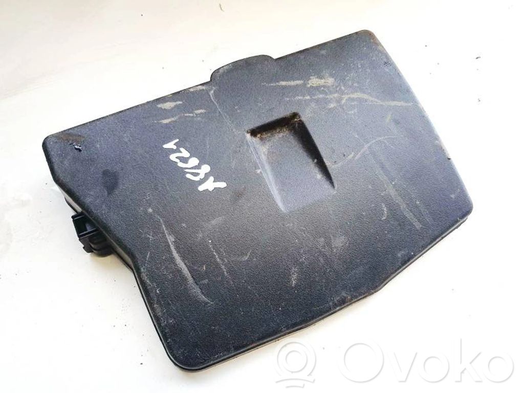 Toyota Avensis T270 Coperchio scatola dei fusibili 