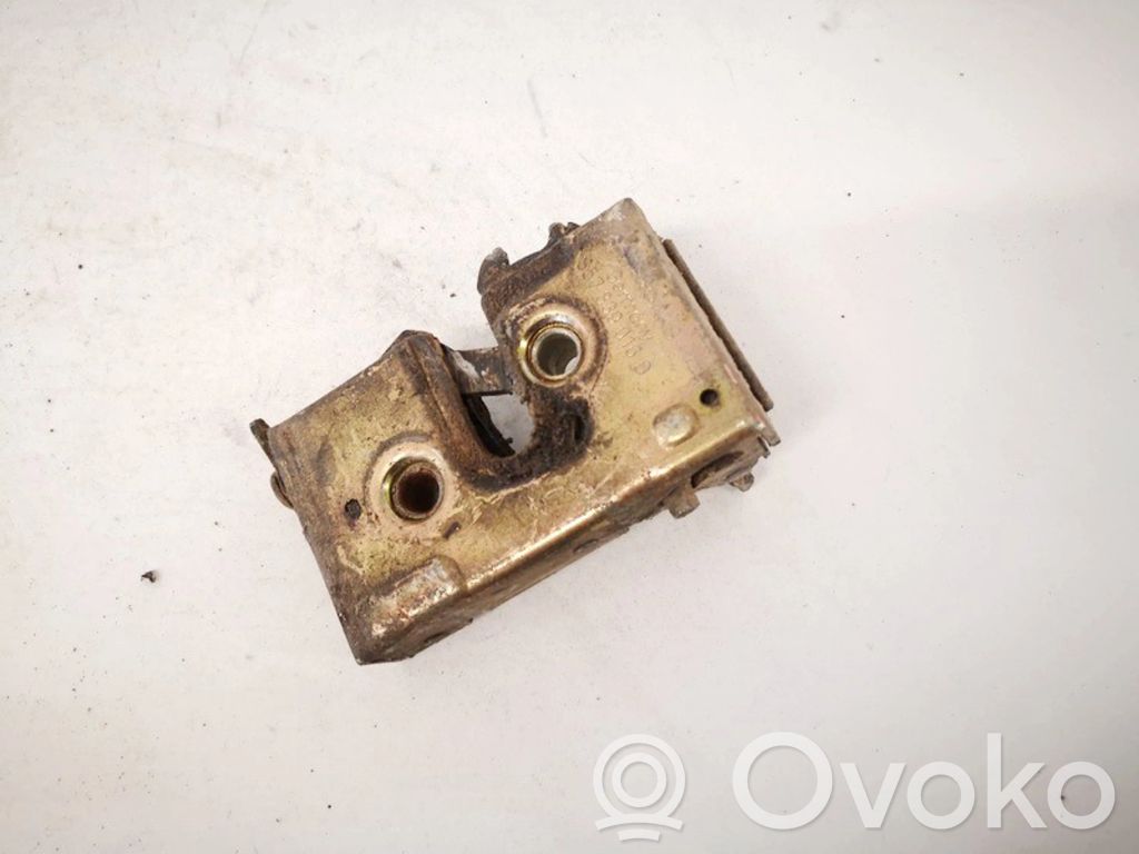 Volkswagen PASSAT B4 Încuietoare ușă spate 