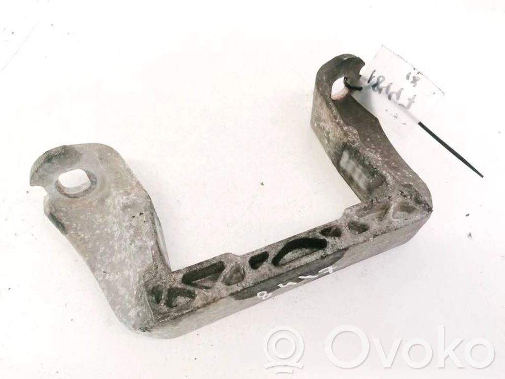 Volvo V50 Engine mounting bracket 