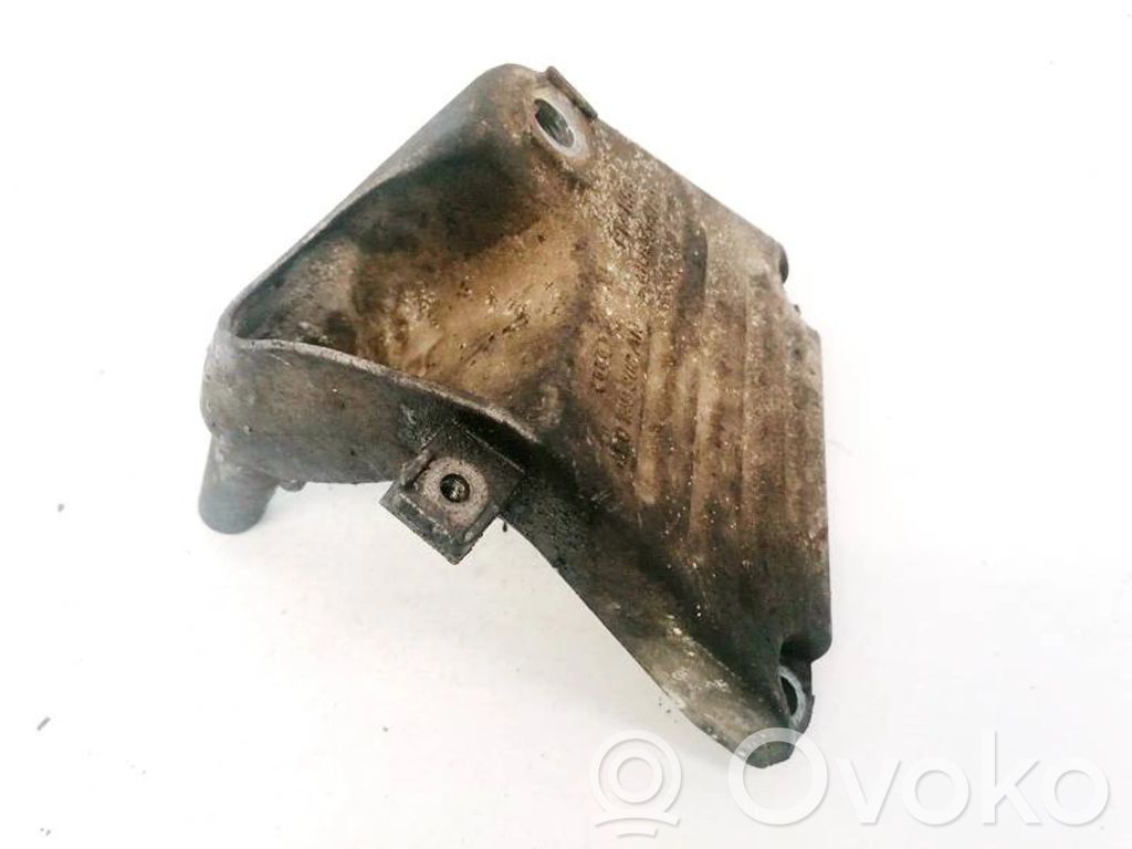 Audi A8 S8 D3 4E Engine mounting bracket 