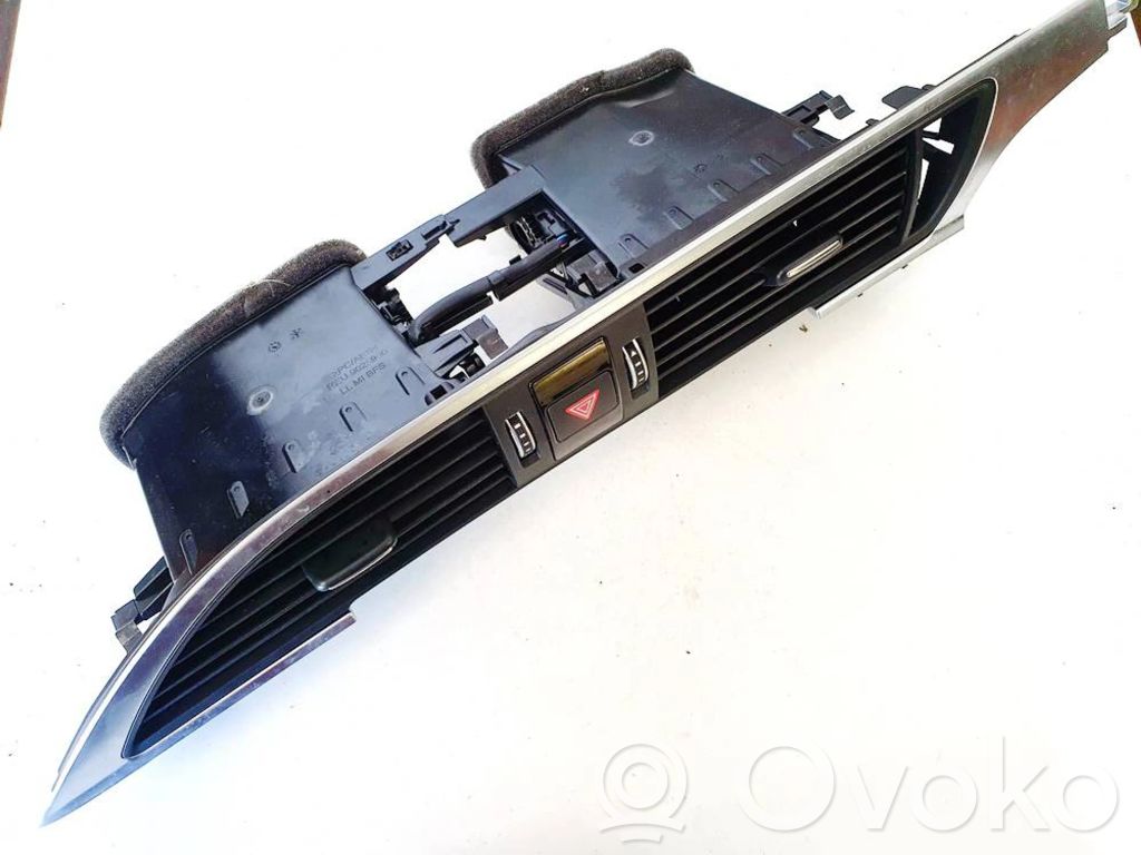 Grille d'aération centrale   9025900,9025900,9025900