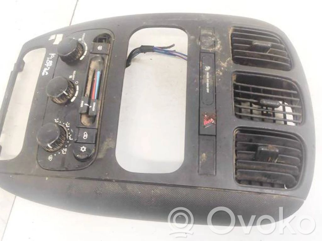 Dodge Grand Caravan Panel klimatyzacji 