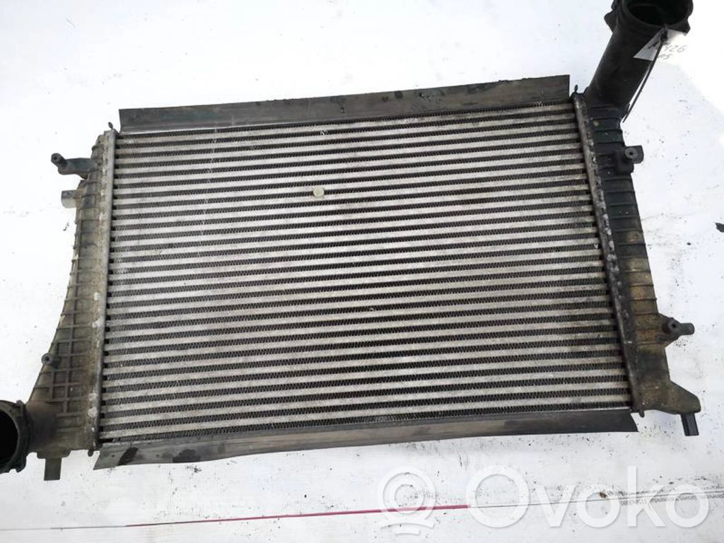 Volkswagen PASSAT B6 Radiatore intercooler 
