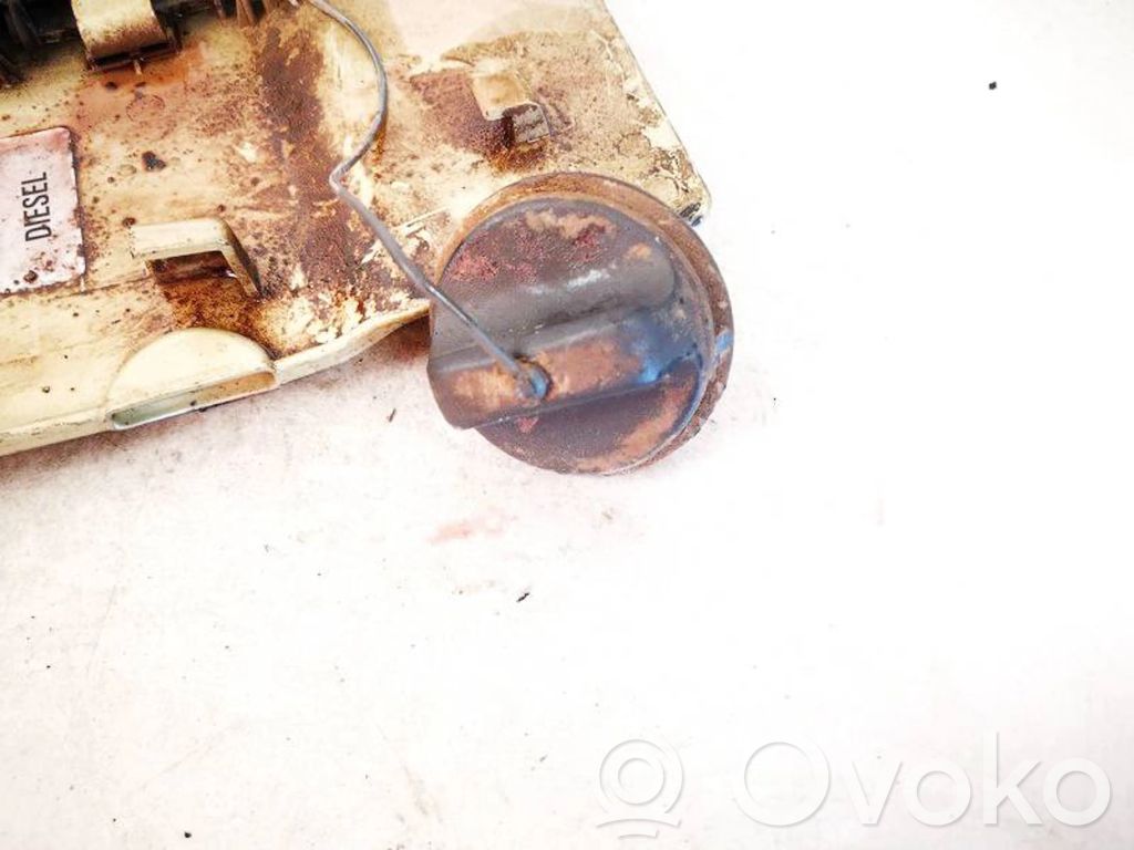 Opel Vivaro Tappo del serbatoio del carburante