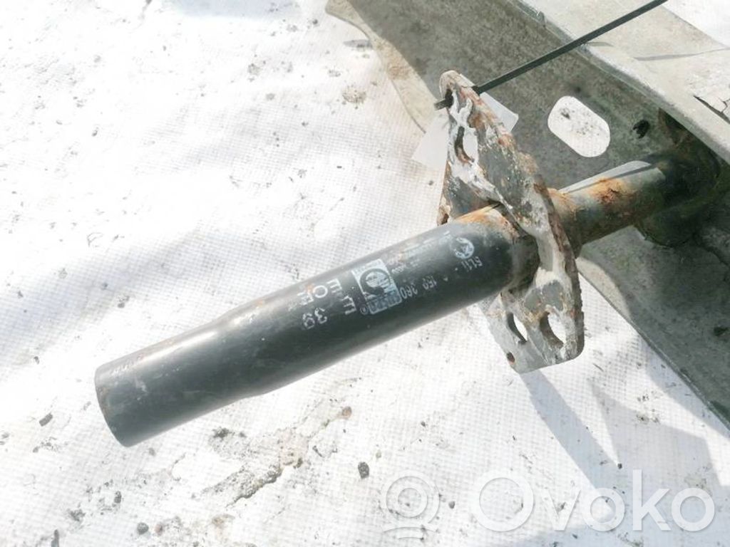 BMW 5 E39 Staffa di rinforzo montaggio del paraurti anteriore 